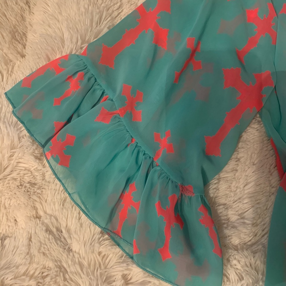 Beautiful R. Rouge shirt - Picture 2 of 3